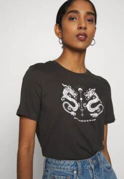 Even&Odd HATTIE MIRRORED DRAGONS TEE - T-Shirt Print - 801 - Anthracite 11 Even&Odd HATTIE MIRRORED DRAGONS TEE - T-Shirt Print - 801 - Anthracite -Even And Odd Verkaufsgeschäft 0bfbbb5a07384f34bb6d0611800c66fc