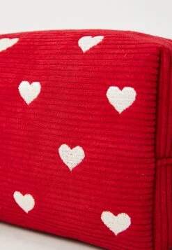 Even&Odd Wash Bag - Red -Even And Odd Verkaufsgeschäft 0e5802e567014c6280495c4121bce76d