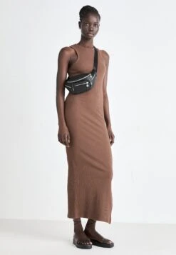 Even&Odd Bum Bag - Black 8 Even&Odd Bum Bag - Black -Even And Odd Verkaufsgeschäft 0e5cf28ae9484d02a303635a0d7354a5