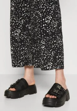 Even&Odd Jumpsuit - Black/white 11 Even&Odd Jumpsuit - Black/white -Even And Odd Verkaufsgeschäft 4cc010655eb541c2a3f6be04998389fe