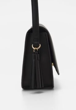 Even&Odd Umhängetasche - Black 9 Even&Odd Umhängetasche - Black -Even And Odd Verkaufsgeschäft 4cd9b1055d3c4406ac0b86dd2a052e74