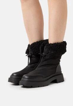 WINTER BOOT - Stiefelette - Black