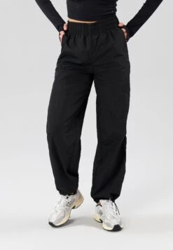 MID RISE PARACHUTE JOGGERS WITH ADJUSTABLE CUFFED ANKLE - Trousers - Black
