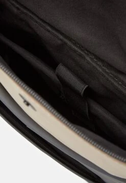 Even&Odd Tagesrucksack - 802 - Black_704 - Beige -Even And Odd Verkaufsgeschäft 6bbf91d94a4b4935b24fc68e536127a7