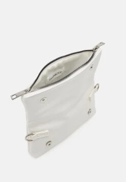 Even&Odd Clutch - Off-white -Even And Odd Verkaufsgeschäft 6e40ba2af6714865948e21c99fa46fdb