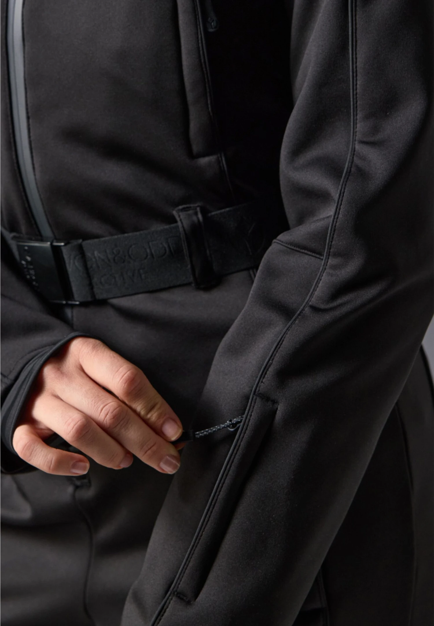 SKI SUIT WITH ADJUSTABLE BELT AND DETACHABLE FUR HOOD - Snowsuit - Black 6 SKI SUIT WITH ADJUSTABLE BELT AND DETACHABLE FUR HOOD - Snowsuit - Black – Bild 6