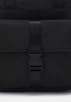 Even&Odd Tagesrucksack - Black -Even And Odd Verkaufsgeschäft 7105cbe3ab434b87ba1d0f89269740c0