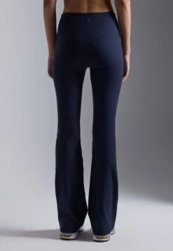 FLARED MID RISE LEGGINGS WITH OVERLAP V-WAISTBAND - Leggings - Dark Blue 8 FLARED MID RISE LEGGINGS WITH OVERLAP V-WAISTBAND - Leggings - Dark Blue -Even And Odd Verkaufsgeschäft 76a3eb7c5735461c912f9f4b44f25fbb