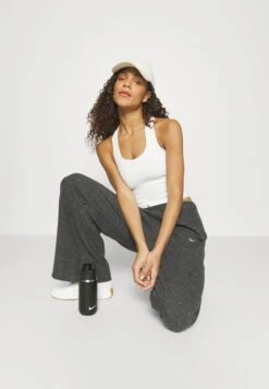 Top - Off-white 9 Top - Off-white -Even And Odd Verkaufsgeschäft 7c5f2cc8ea51490686b3e836161066ce