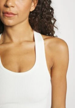 Top - Off-white 11 Top - Off-white -Even And Odd Verkaufsgeschäft 7e4b002c163e4f2a83166a8db507c26f