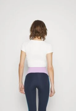 T-Shirt Basic - Cloud Dancer 8 T-Shirt Basic - Cloud Dancer -Even And Odd Verkaufsgeschäft 7f9b13b345fb4eb28d94d0c702b0aa2f