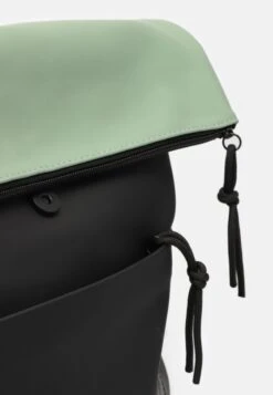 Even&Odd Tagesrucksack - 802 - Black_602 - Green -Even And Odd Verkaufsgeschäft 808084371aa94514817511760cd86904