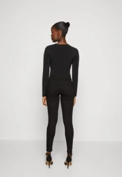 Even&Odd Langarmshirt - Black 8 Even&Odd Langarmshirt - Black -Even And Odd Verkaufsgeschäft 90ab50a77ce44e5ba695f25b616975b0