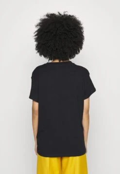 WASHED BASIC LOOSE TEE - T-Shirt Basic - Black 8 WASHED BASIC LOOSE TEE - T-Shirt Basic - Black -Even And Odd Verkaufsgeschäft a0cc4c3c04ff4367a9498351cc34e918