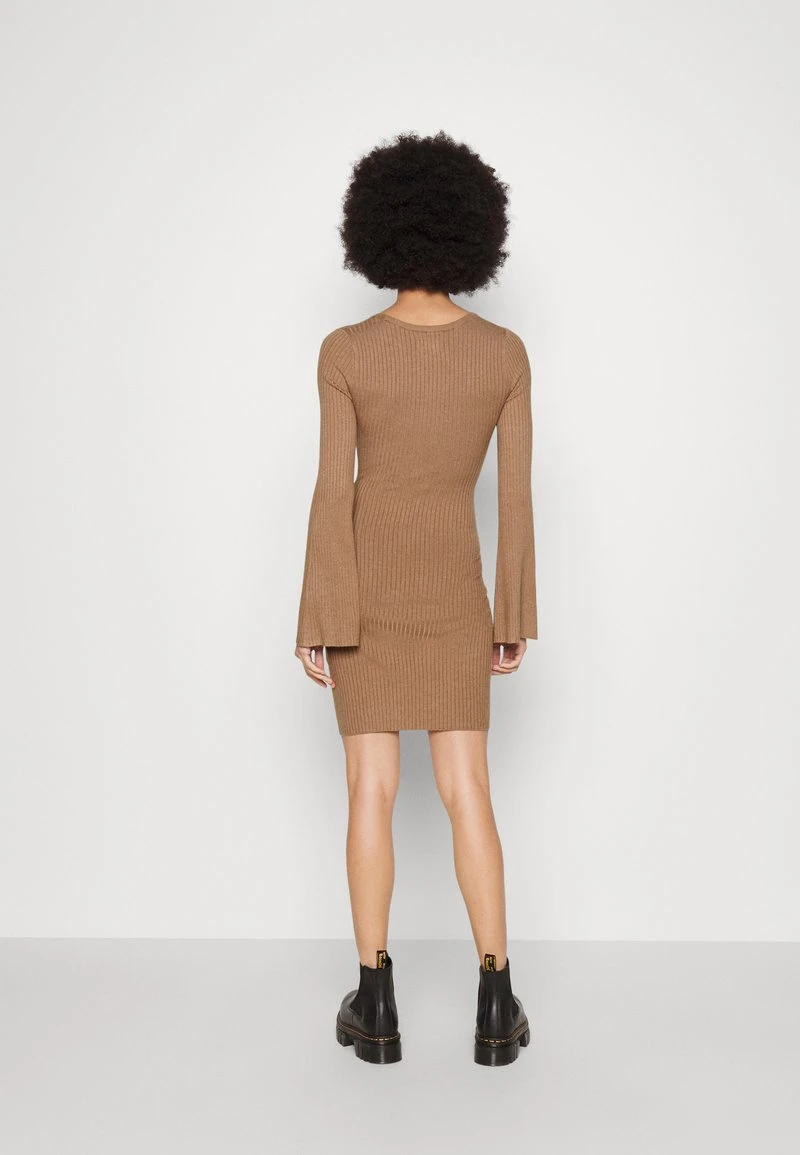 Even&Odd KNIT LOOSE FIT FLARED SLEEVES DRESS - Strickkleid - Camel 3 Even&Odd KNIT LOOSE FIT FLARED SLEEVES DRESS - Strickkleid - Camel – Bild 3
