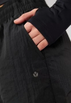 MID RISE PARACHUTE JOGGERS WITH ADJUSTABLE CUFFED ANKLE - Trousers - Black 9 MID RISE PARACHUTE JOGGERS WITH ADJUSTABLE CUFFED ANKLE - Trousers - Black -Even And Odd Verkaufsgeschäft c3746411a32b4c3696062a1b843ca107