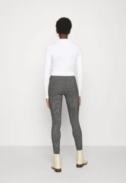 Even&Odd 2 PACK - Strickpullover - Black/white -Even And Odd Verkaufsgeschäft e4ccb4a491b944f8a502c12963fd630b