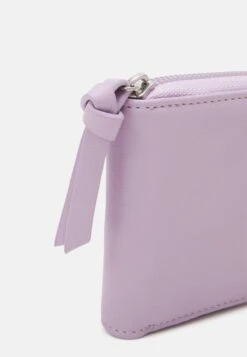 Even&Odd Geldbörse - Lilac 10 Even&Odd Geldbörse - Lilac -Even And Odd Verkaufsgeschäft e99f92b4cebe444a8897c26a99d6fb32